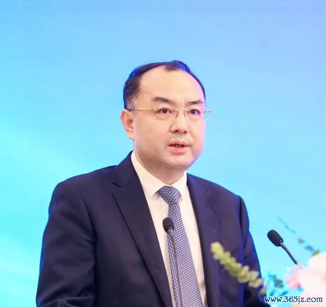 李大龙